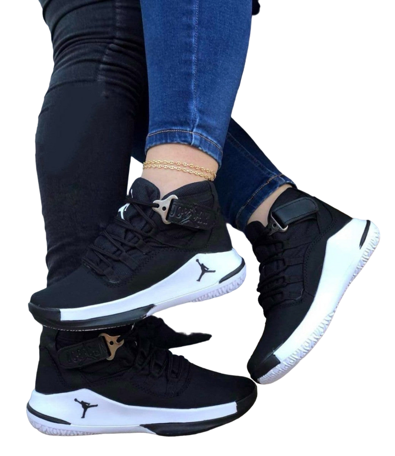 Botin Jordan Negro Blanco Unisex